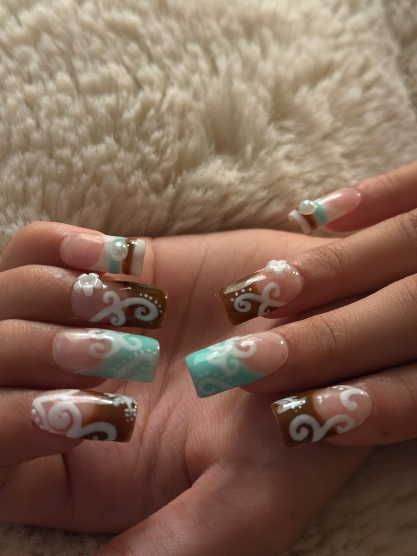 Island Swirls press-on nail set