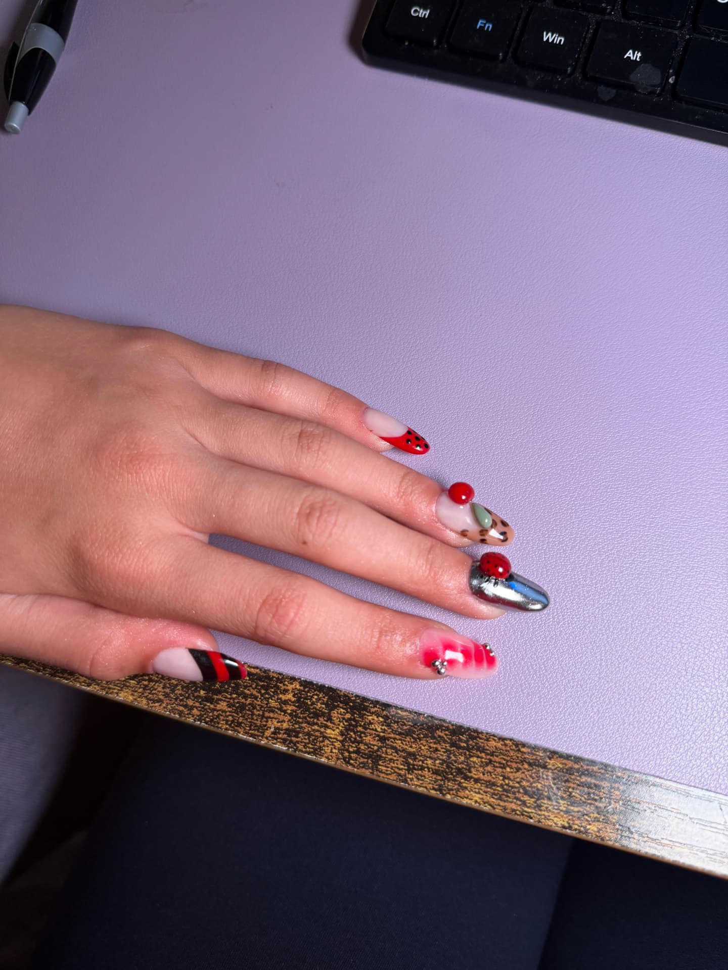 Lucky Ladybug press-on nail set